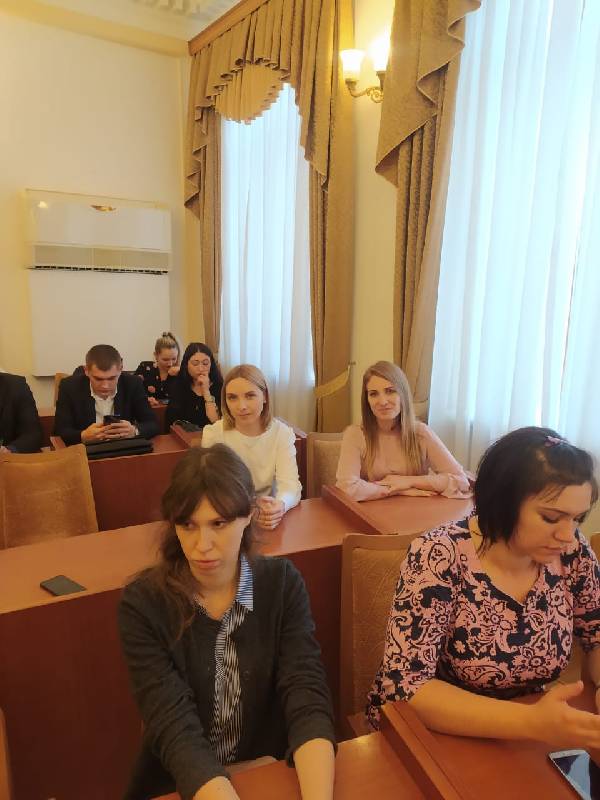 Молодой парламентарий Тамара Кузюткина приняла участие  в организационном заседании комитета СМД края