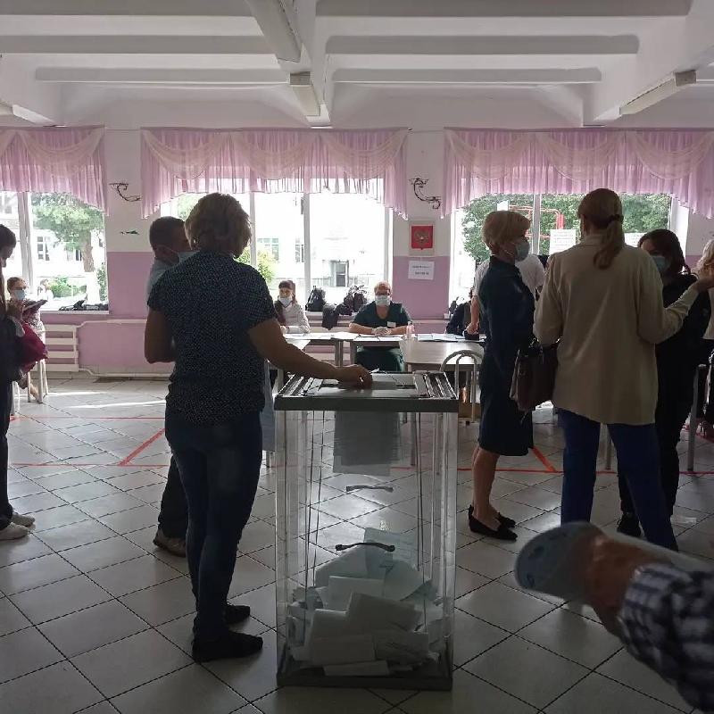 На всех избирательных участках Курганинского района продолжается голосование