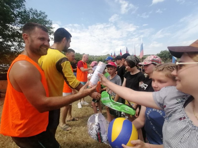 Открытый турнир по пляжному футболу на Кубок Совета молодых депутатов Курганинского района прошел 11 июня в Михайловском сельском поселении.