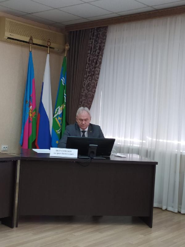 Губернатор Кубани Вениамин Кондратьев провел заседание оперативного штаба по предупреждению распространения коронавируса