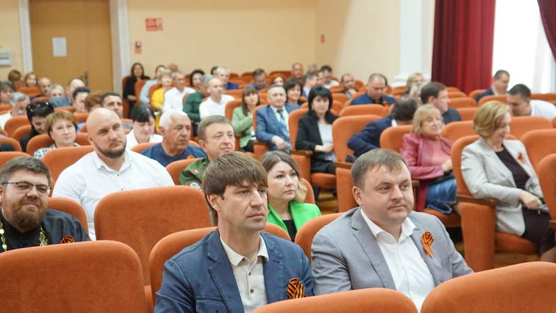 Глава Курганинского района Андрей Ворушилин провел расширенное планерное аппаратное совещание