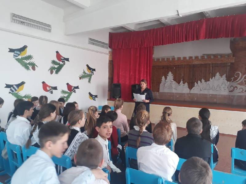 Сегодня, 20 января, в зале школы № 17 посёлка Степного состоялось расширенное заседание молодёжного Совета при главе Безводного сельского