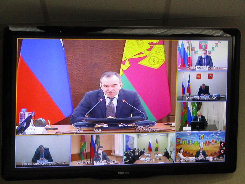 Глава Курганинского района Андрей Ворушилин принял участие в совещании под председательством губернатора Кубани Вениамина Кондратьева.